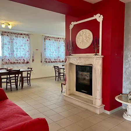 Le Essenze - Terrazza Sulla Romagna مزرعة للإقامة تشيزينا