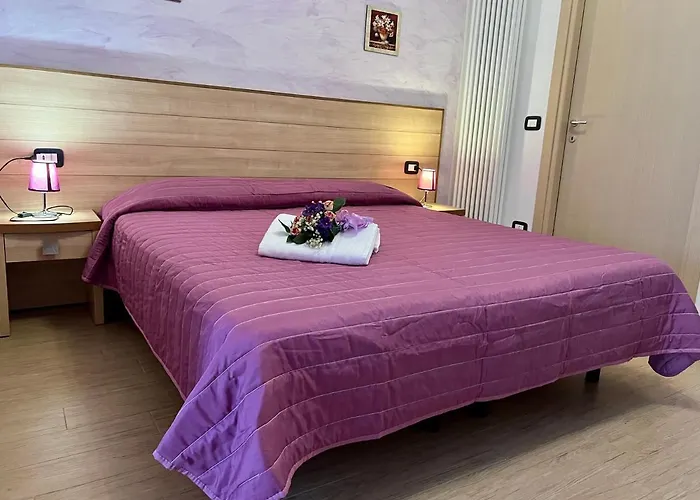 Le Essenze - Terrazza Sulla Romagna مزرعة للإقامة تشيزينا