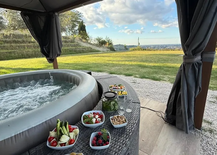 Le Essenze - Terrazza Sulla Romagna مزرعة للإقامة *