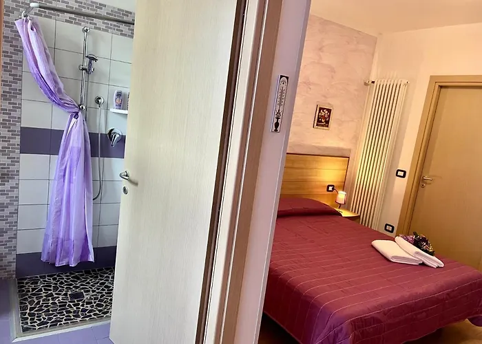 Le Essenze - Terrazza Sulla Romagna Lantgård *